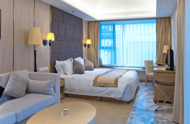15 Minute Hotel Room Workout for Travelers